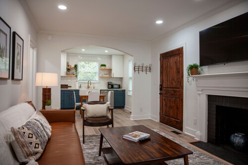 Beautifully Renovated and Decorated Home in Great Neighborhood