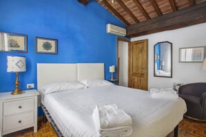1 chambre, fer et planche à repasser, Wi-Fi, literie fournie