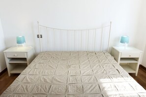 2 bedrooms, bed sheets