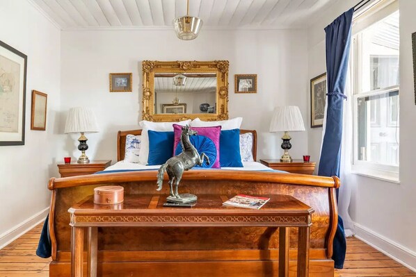 3 bedrooms, desk, travel cot, free WiFi