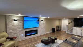 Smart TV, fireplace, video games, table tennis