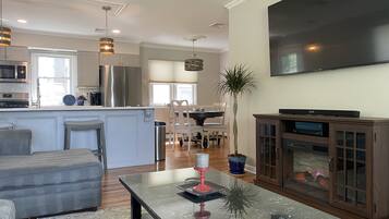 Smart TV, fireplace, video games, table tennis