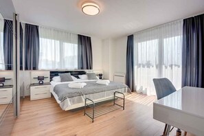 7 habitaciones, escritorio y insonorización 