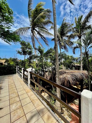 Deluxe Double Room | Terrace/patio - El Eden Escondido (Puerto Escondido)