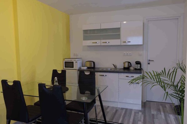 Fridge, microwave, stovetop, toaster