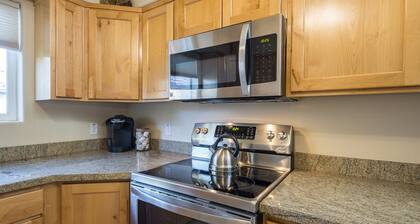 New Listing: Private Spa | Sunroom | Pool | Garage | Close to Parks | C347