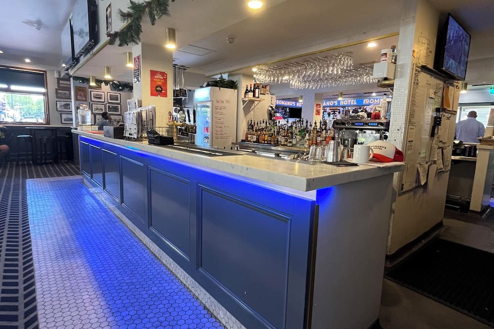 Romano's Hotel
