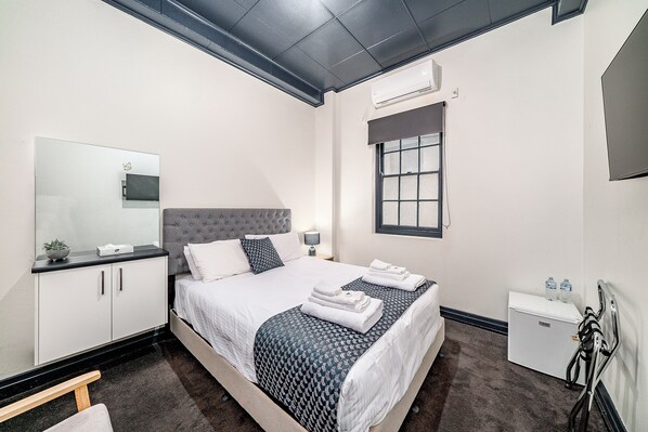 Premium bedding, Select Comfort beds, free WiFi, bed sheets