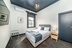 Premium bedding, Select Comfort beds, free WiFi, bed sheets - Romano's Hotel (Wagga Wagga)