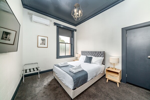 Habitación estándar doble, baño compartido | Ropa de cama de alta calidad, colchones Select Comfort, wifi gratis