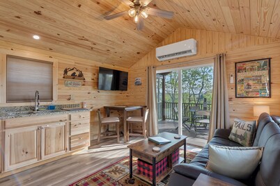 Lake View Adventure Cabin at Bear Bluff Retreat