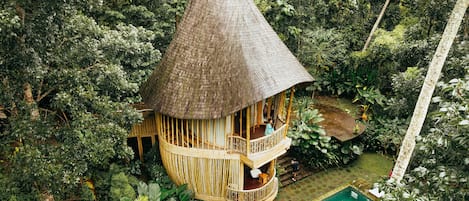 1 bedroom, minibar, desk, free WiFi