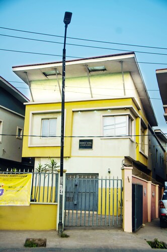 Zenmof Royal Guest House 