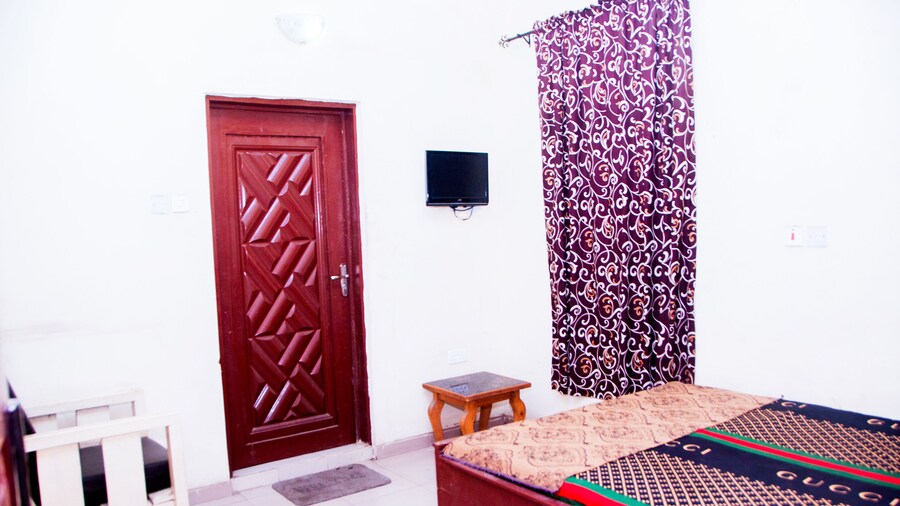 Zenmof Royal Guest House