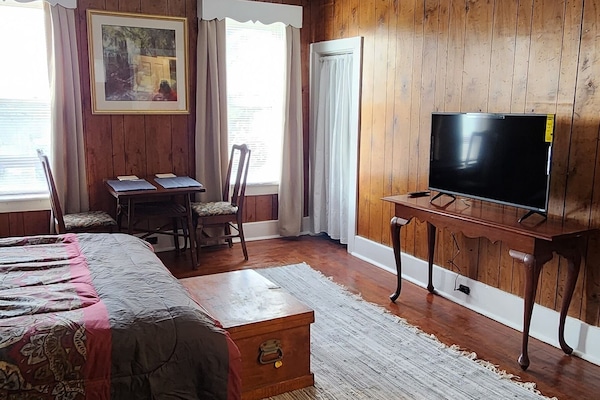 1 camera, ferro/asse da stiro, Wi-Fi gratuito, lenzuola