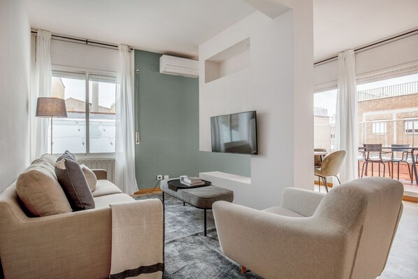 Fernseher, Stereoanlage