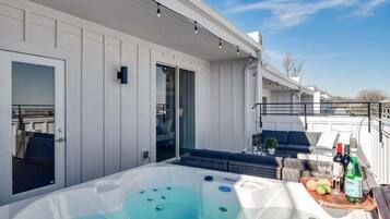 Bain à remous extérieur