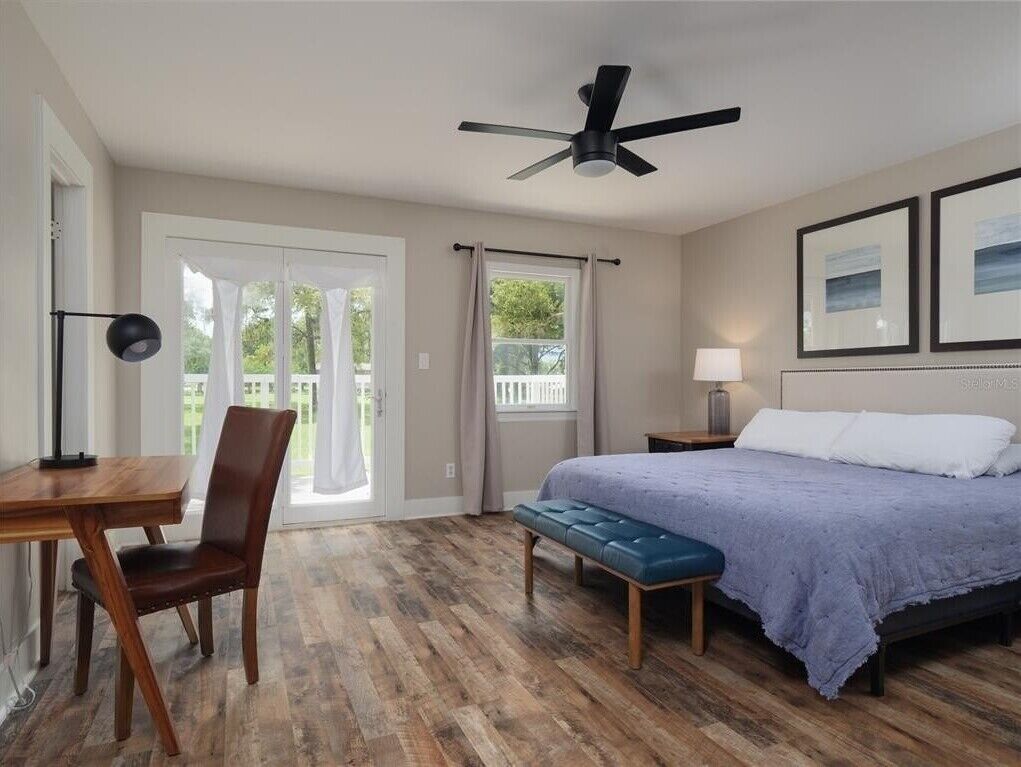 5 間睡房、書桌、熨斗/熨衫板、可攜式嬰兒床