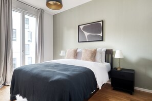 3 chambres, fer et planche à repasser, Wi-Fi, draps fournis