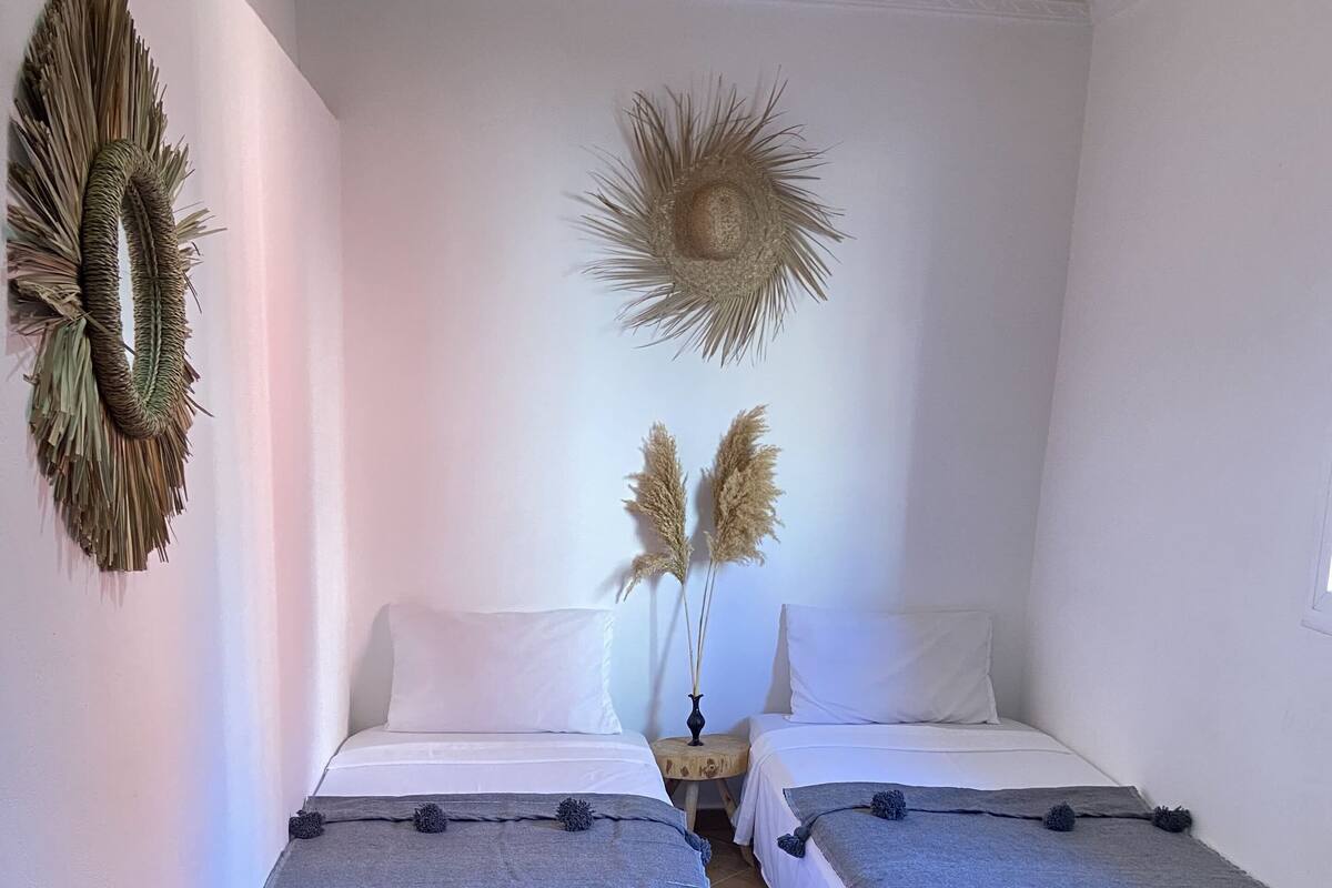 Comfort driepersoonskamer | Gratis wifi, beddengoed