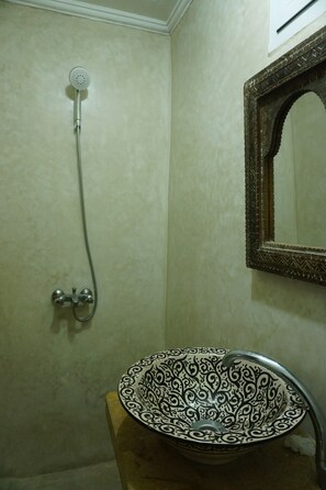 Basic Shared Dormitory | Bathroom | Hair dryer, bidet, towels