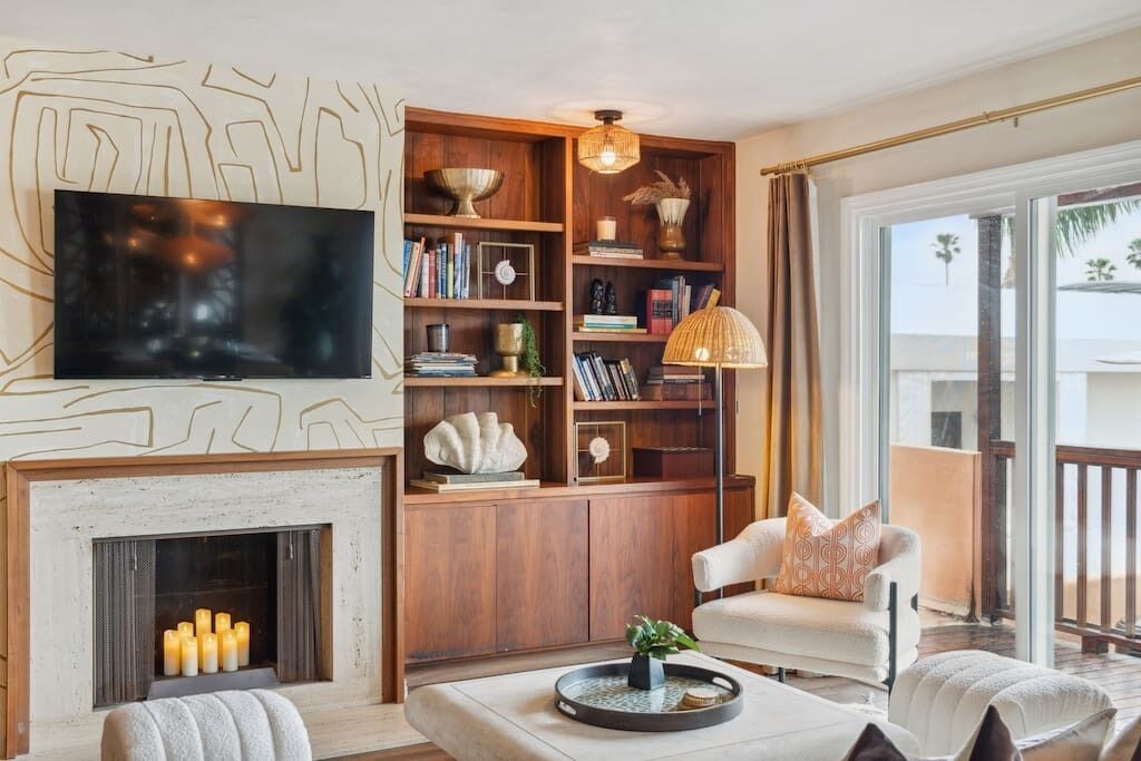 Flat-screen TV, fireplace, offices