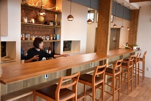 Bar (en el alojamiento)