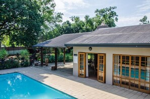 Pool - 9 On Kromellenboog Guesthouse (Metsimaholo)