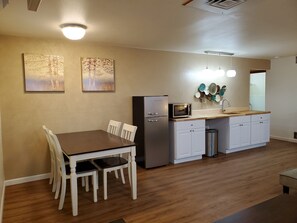 Dining - Majestic Mountain Paradise on the Mighty Columbia River (Northport)