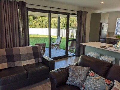 Cozy Cottage on Begg Lane