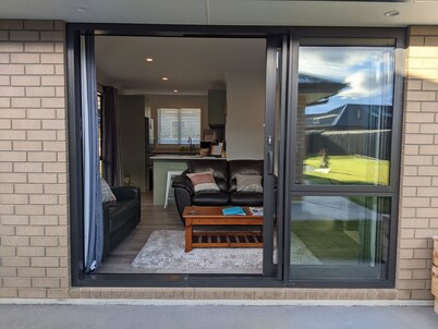 Cozy Cottage on Begg Lane