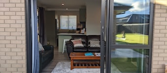 Cozy Cottage on Begg Lane