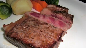 A plate with slices of meat, potatoes, carrots, and broccoli. - Omihachiman Youth Hostel (Omihachiman)