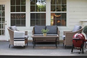 Terrace/patio - Funky 3BR Cottage w/ Private Mini Golf + Fire Pit (Dallas)