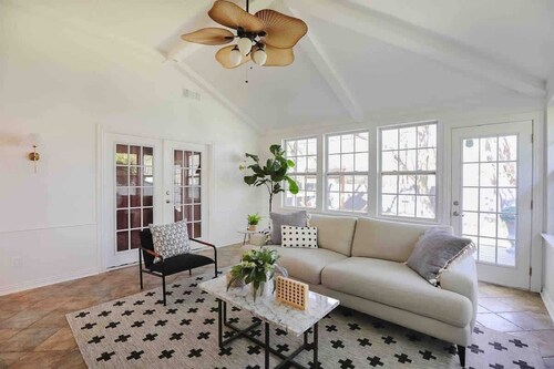 Funky 3BR Cottage w/ Private Mini Golf + Fire Pit