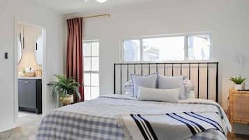 3 bedrooms, iron/ironing board, travel cot, WiFi