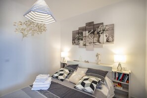 3 makuuhuonetta, silitysrauta/-lauta