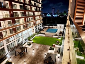 Terrace/patio - Impeccable & Cozy Gem-5 star Location - Pools, Gym (Accra)