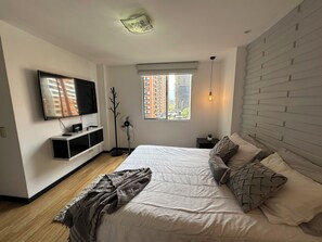 3 chambres, fer et planche à repasser, Wi-Fi gratuit, draps fournis