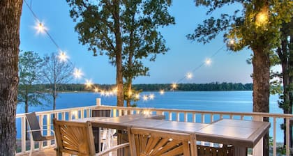 2 Acre Lake Front ~Deck~Dock~Kayaks~Beach~Swimming