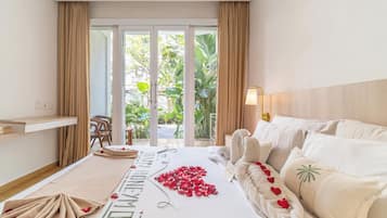 Premium bedding, individually decorated, desk, laptop workspace