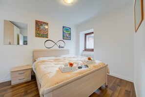 1 bedroom, internet, bed sheets - Casa Umberto, Tenno, Italy (Tenno)