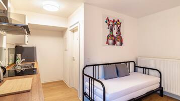 Free WiFi, bed sheets