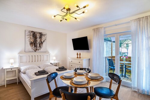 Aposto Apartment 1 with Private Terrace and Wi-Fi