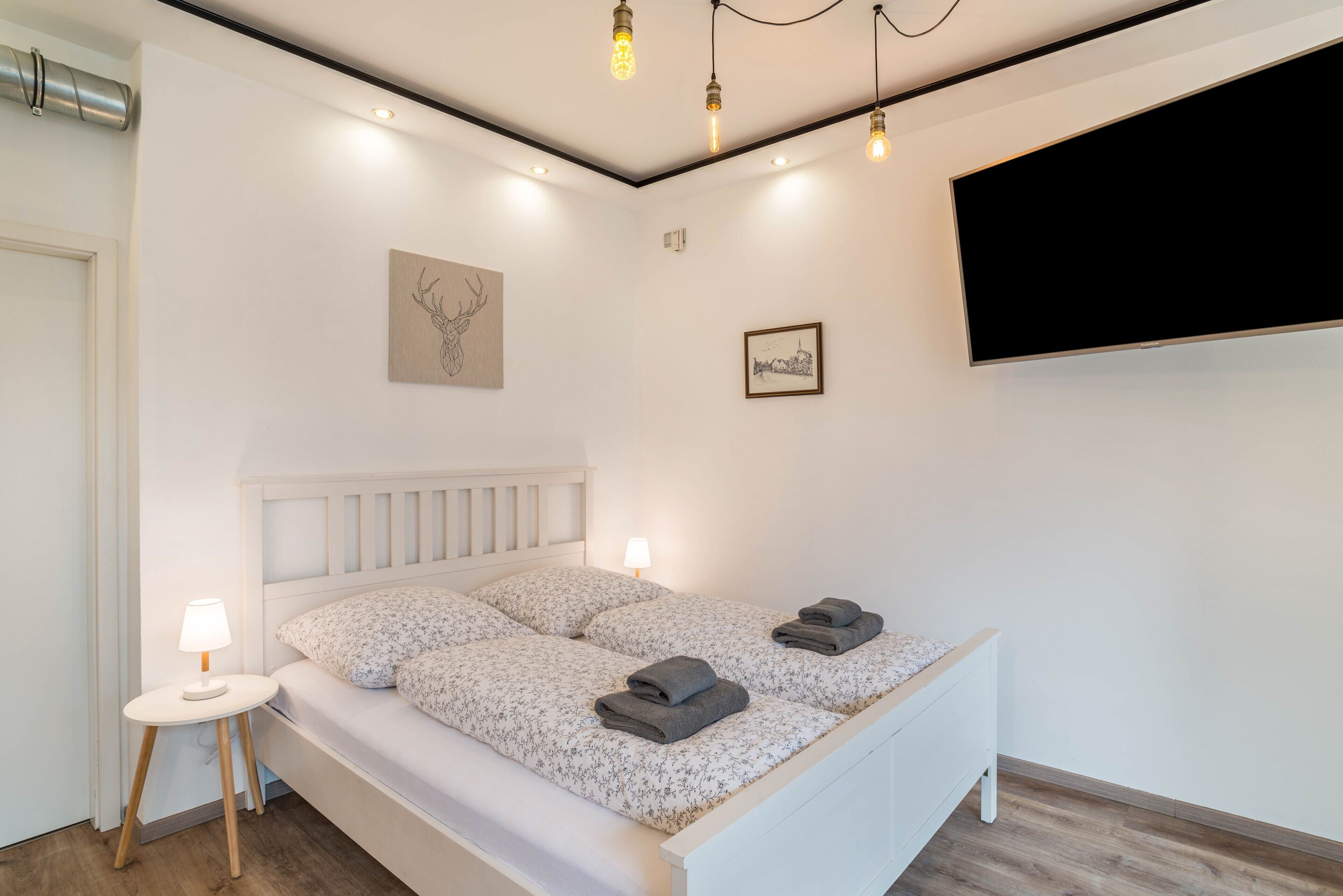 WiFi (free), bed sheets