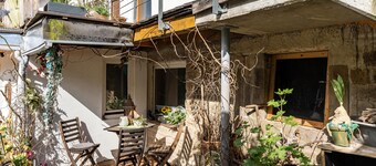 Apartamento estudio 'Hobbit Lounge' con piscina compartida, terraza privada y Wi-Fi