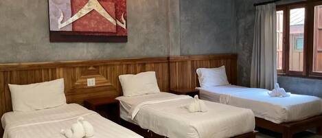 Desk, laptop workspace, free WiFi