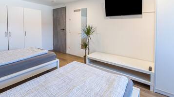 3 Schlafzimmer, Schreibtisch, Bügeleisen/Bügelbrett, kostenloses WLAN