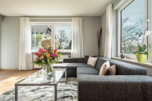 Ferienwohnung 'Fewo Hotz Am Golfclub Lindau 2a' mit Bergblick, privater Terrasse und WLAN