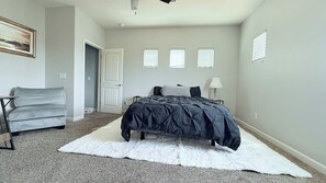 4 chambres, bureau, accès au Wi-Fi (inclus), literie fournie